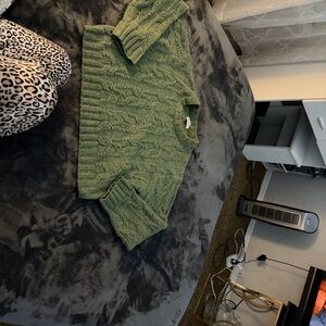 women’s Green Cable Knit Sweater